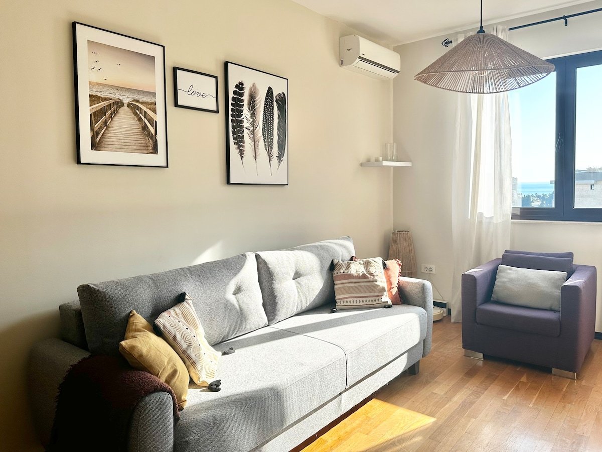Apartment 17