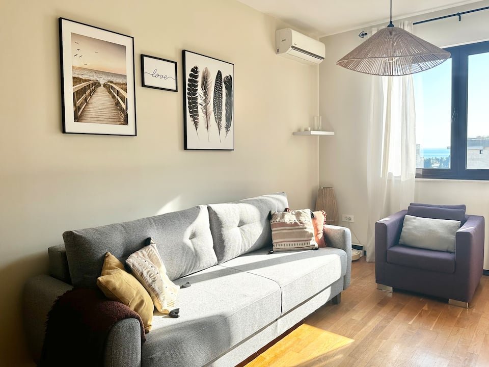 Apartment 17